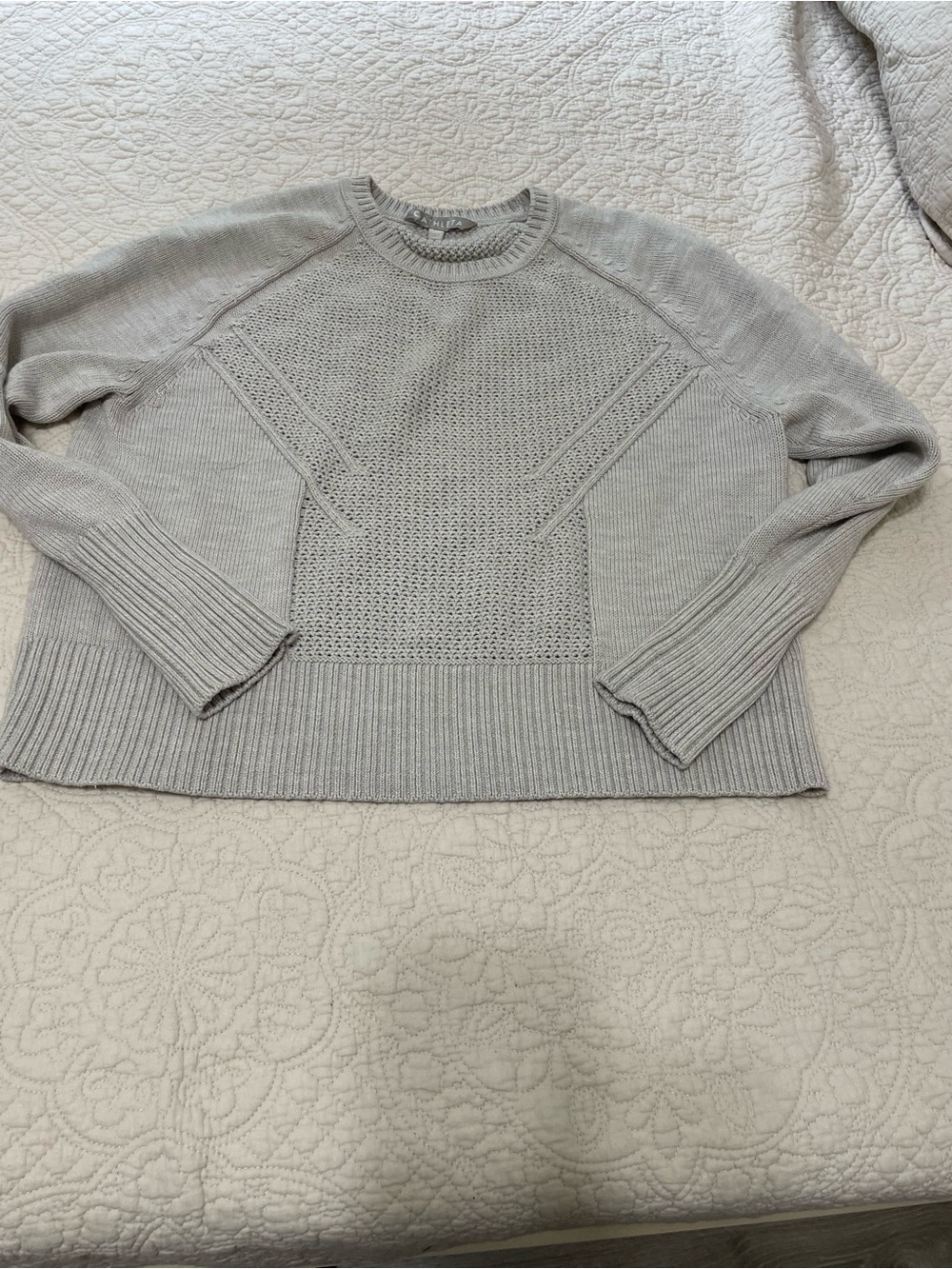 Athleta Light Gray Textured Knit Crewneck Sweater - Women